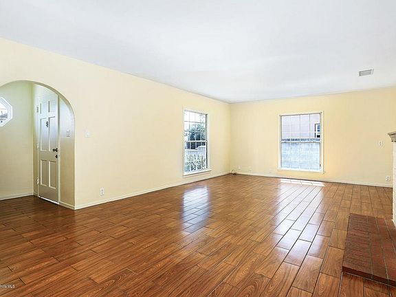 4th image of 5731 Alessandro Ave