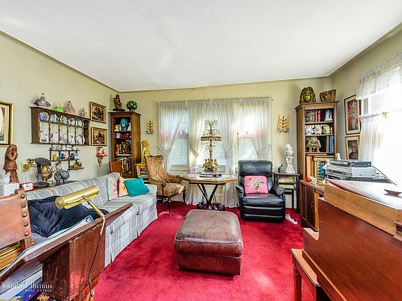 4th image of 8536 261st St