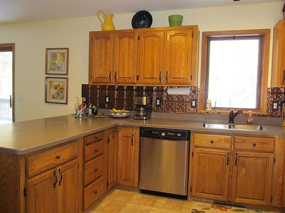 2nd image of 6441 Sherwood Ln