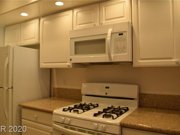 2nd image of 5054 Schumann Dr