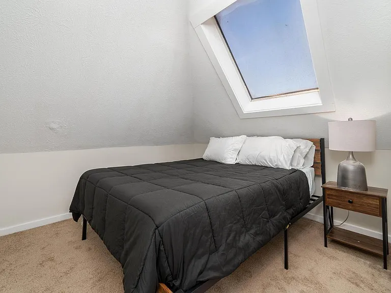 1363 Indianola Ave — Photo 21