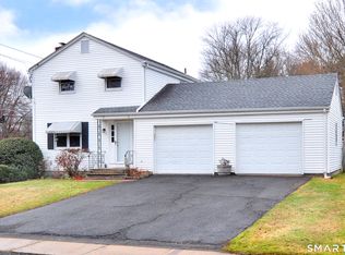 1 Valley Crest Dr, West Hartford, CT 06110