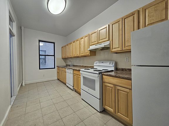 5th image of 3505 Broadway APT 33