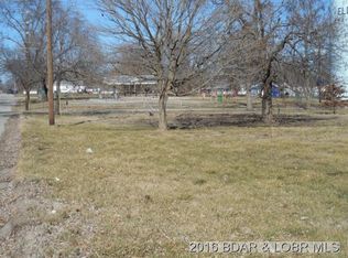 1014 S Chestnut St, Eldon, MO 65026