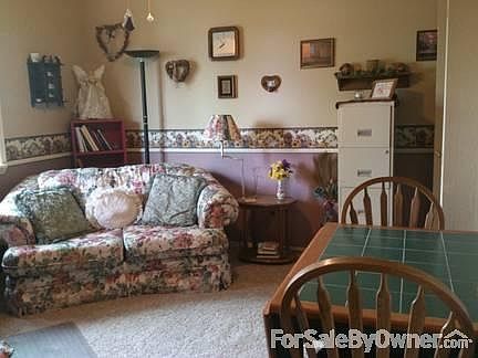 2nd bedroom / or office
						:
						Office or bedroom. Furniture for sale. Newer carpet.