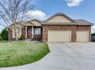 124 N Bay Country Cir, Wichita, KS 67235