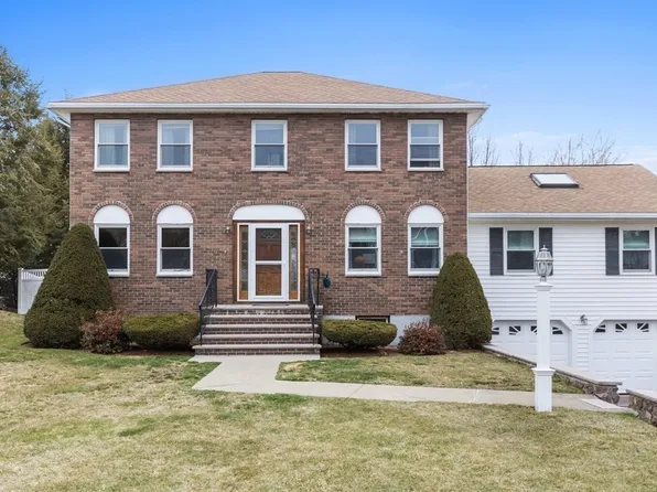 11 Valdora Dr, Stoneham, MA 02180