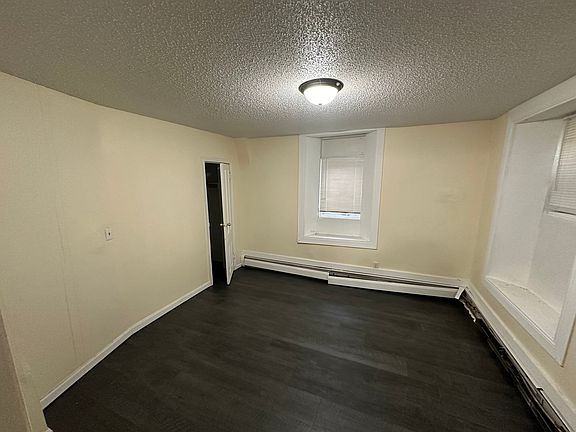 2nd image of 784 Agate St #4