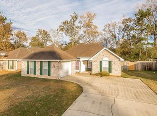 145 S Gate Dr, Ponchatoula, LA 70454