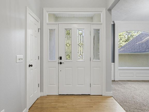 4th image of 1628 S Charing Road