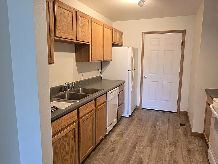 304 Peter Pl #C — Photo 2