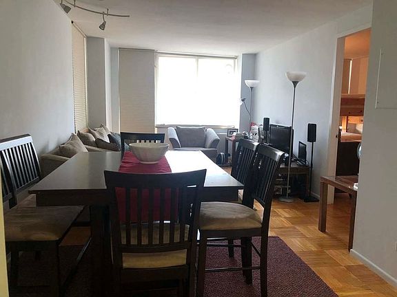 5th image of 236 E 47th St APT 33B