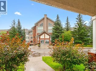 6868 Sierra Morena Blvd SW, Calgary, AB T3H 3R6