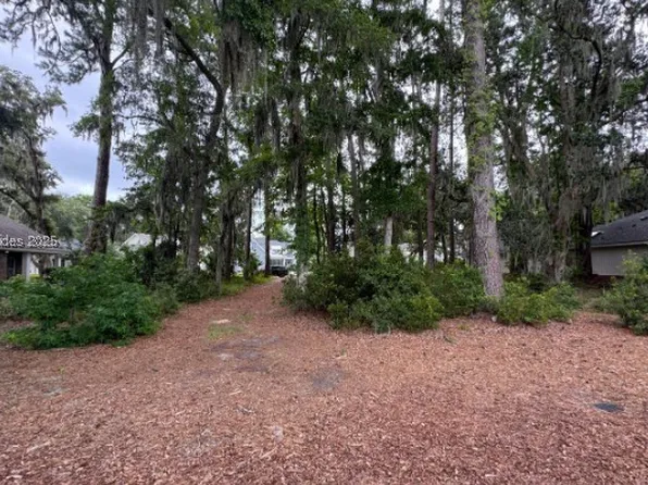 58 S Boone Rd, Saint Helena Island, SC 29920