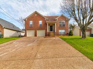 2548 Edinburgh St, Old Hickory, TN 37138