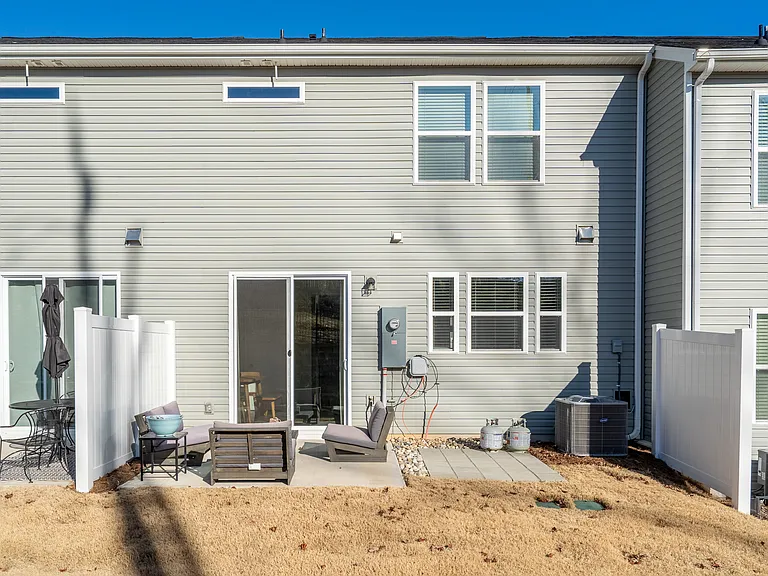 2418 Heathcliff Trl — Photo 26