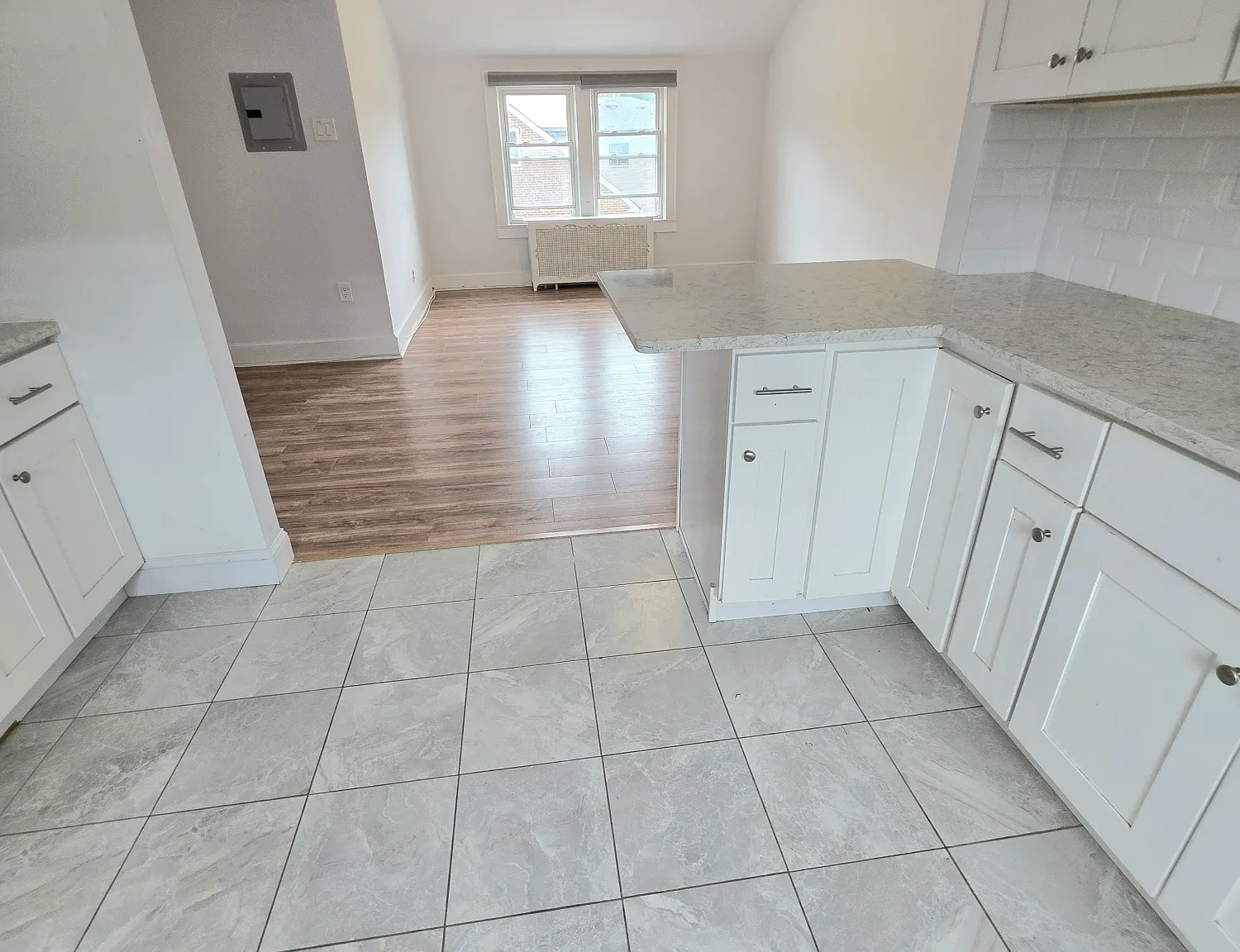 2 bed, 800 sqft, $2,500 — Photo 2