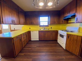 400 S 4th St, Sentinel, OK 73664