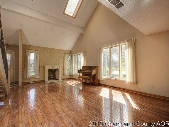 4th image of 11 Oakview Dr