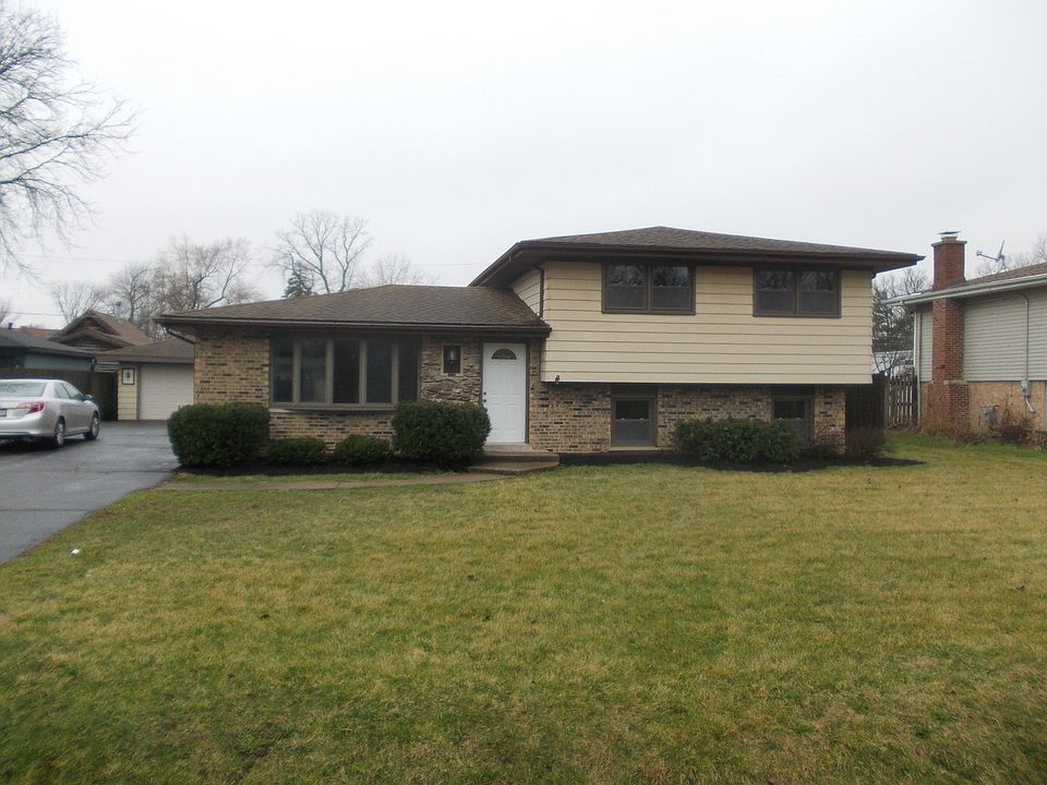 1st image of 10138 S 80th Ct