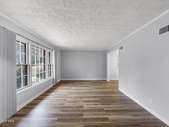 3rd image of 105 Montclair Dr