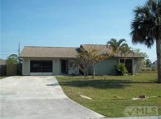 2295 SW Edison Cir, Port Saint Lucie, FL 34953