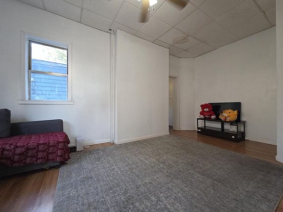 5th image of 190 Tonnelle Ave Floor 1