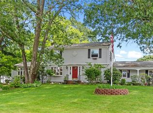 16 Meetinghouse Ln, Warwick, RI 02886
