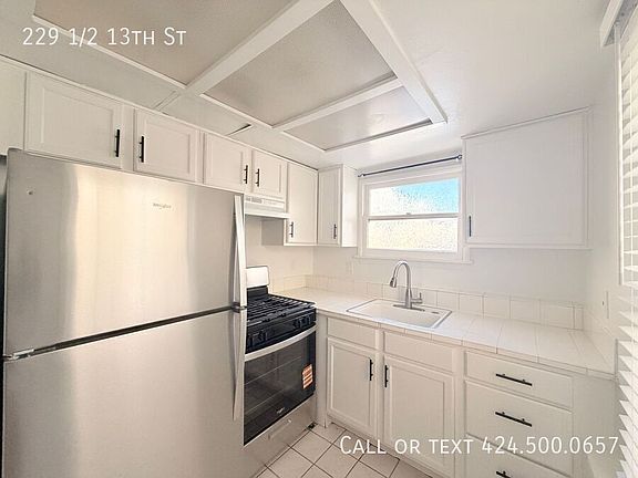 3rd image of 229 1/2 13th St
