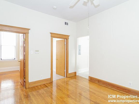 4th image of 3530 N Wilton Ave #3R
