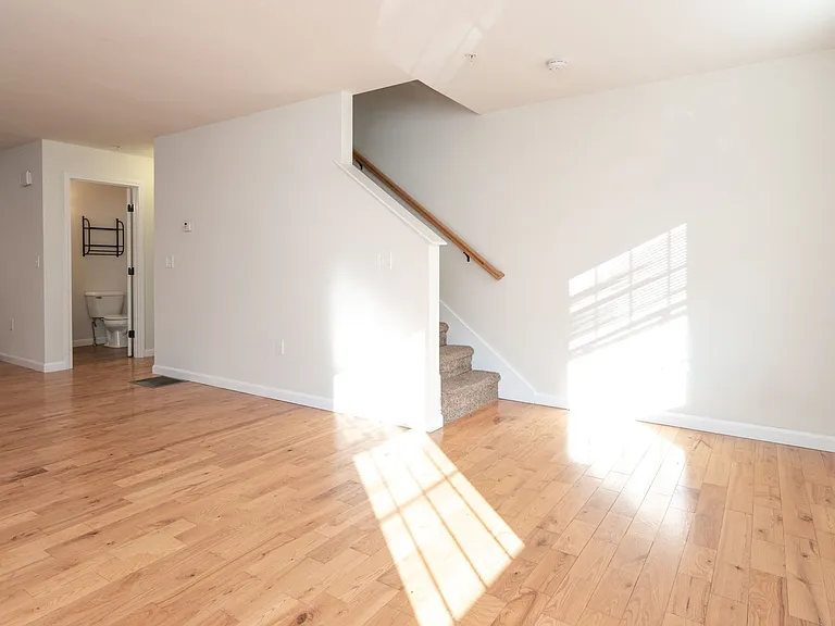 Amy's Commons — Photo 8