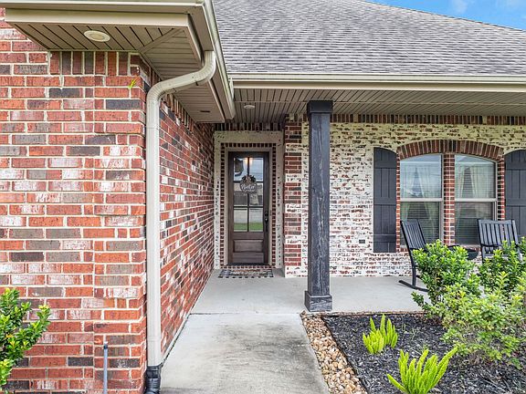 4th image of 260 Lauren Dr