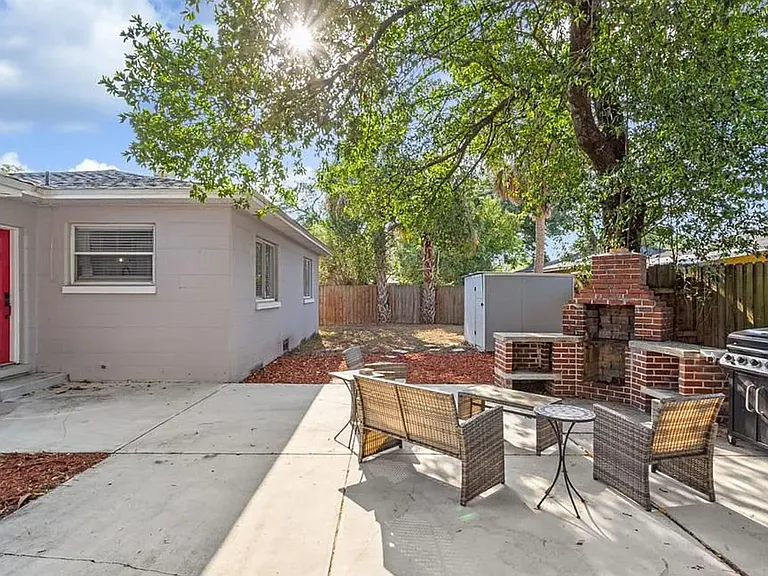 715 W Harlan St — Photo 6