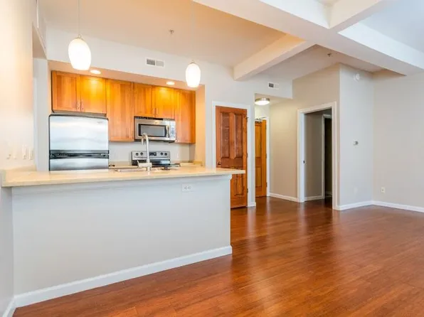 181 N Main St APT 203, Harrisonburg, VA 22802