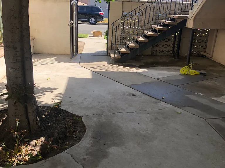 645 Scott Pl — Photo 7