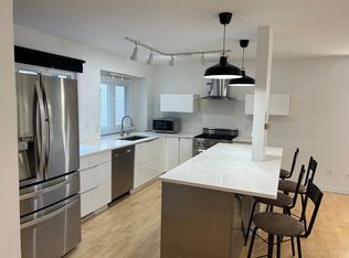 998 Hill Ct, Shoreview, MN 55126