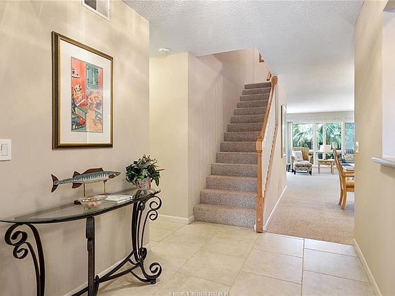 3rd image of 100 Shipyard Dr APT 301