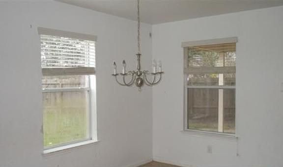 5th image of 3822 Harris Mill Dr
