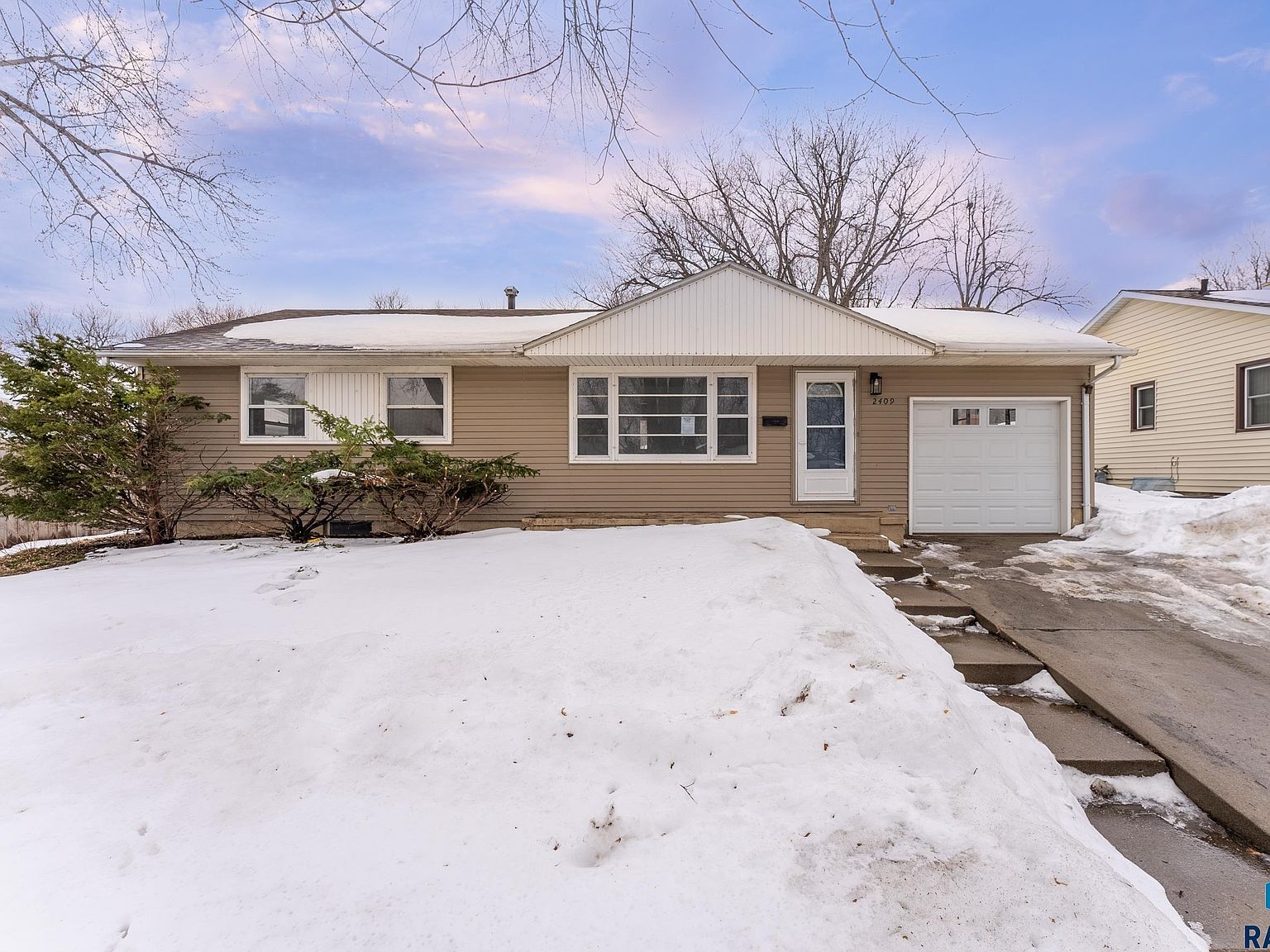 2409 S Blauvelt Ave, Sioux Falls, SD 57105 Zillow