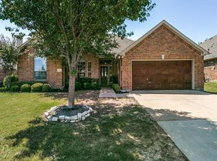 516 E Sandra Ln, Grand Prairie, TX 75052