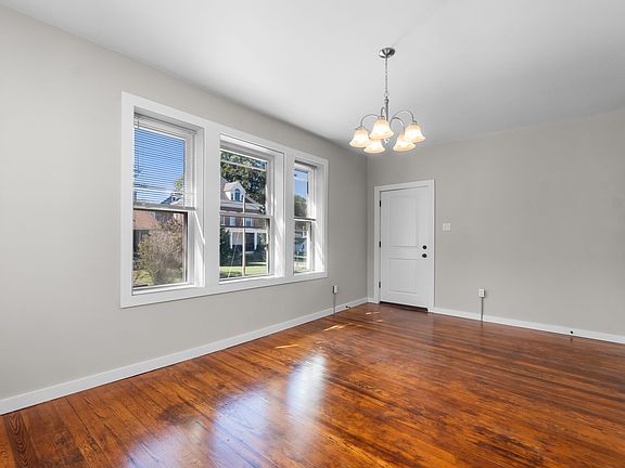 4th image of 134 S Lorimier St APT 3