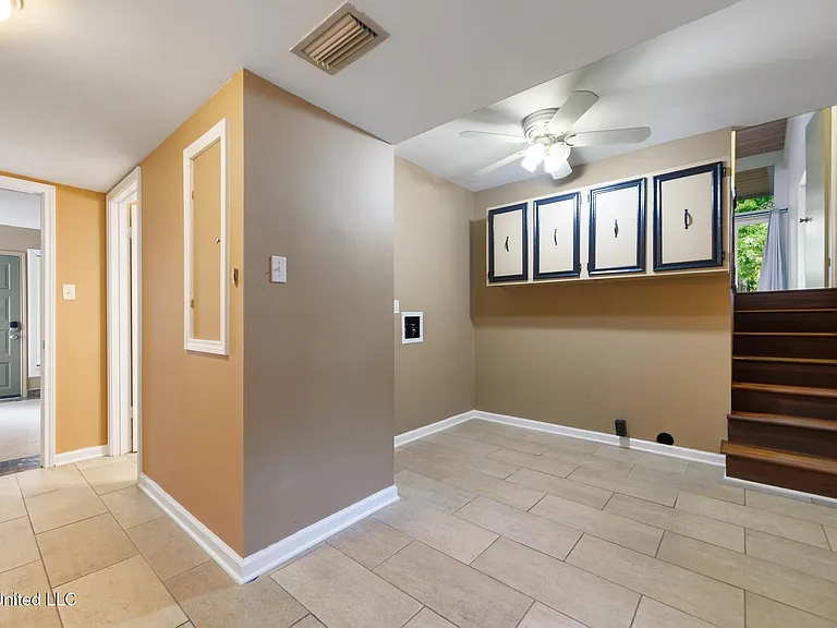 687 Oahu St — Photo 21