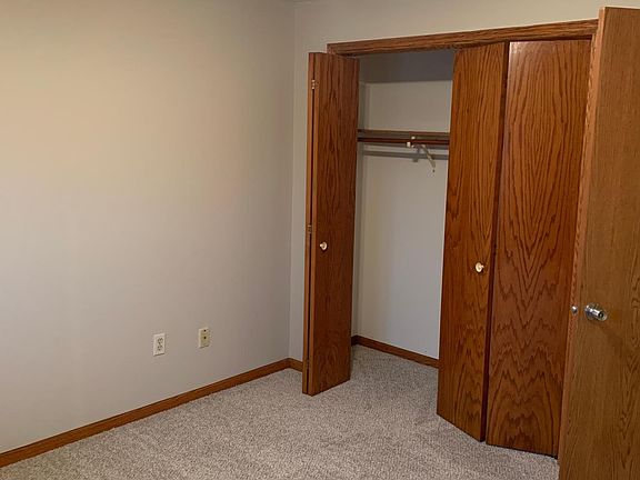 4th image of 1625 Stieger Lake Ln #103