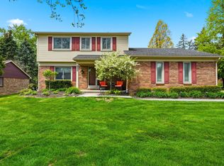 2070 Winchester Rd, Rochester Hills, MI 48307