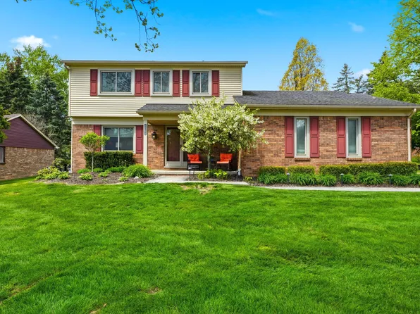 2070 Winchester Rd, Rochester Hills, MI 48307