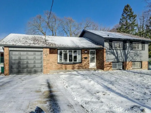 60 Gilmour Cres, Kitchener, ON N2M 4N4