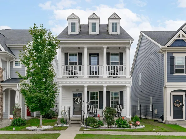 1277 Brown Velvet Ln, Apex, NC 27523