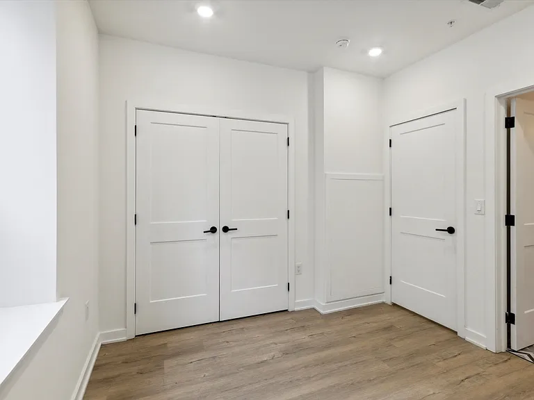1533 N Sydenham St #A — Photo 12