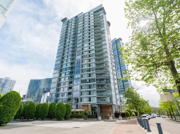 1067 Marinaside Cres #505, Vancouver, BC V6Z 3A4