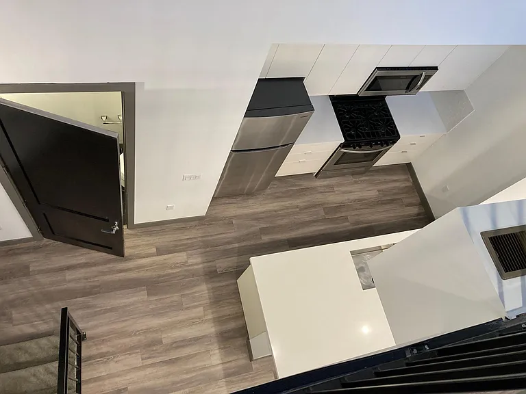 161 S Normandie Ave #9 — Photo 3